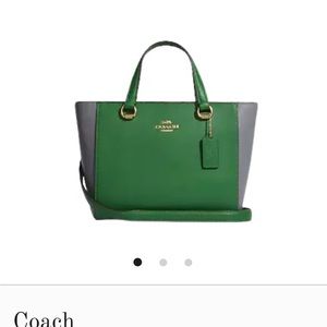 New Coach Kelly Green Handbag 
Detachable strap